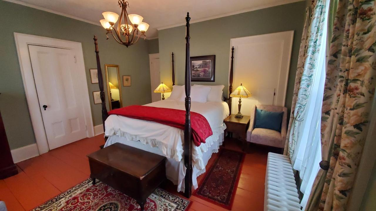The Lark & Loon Bed & Breakfast