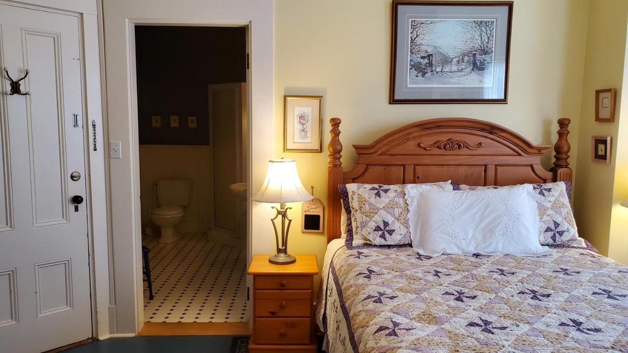 Bed & Breakfast The Lark & Loon *